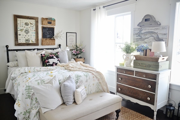Small Guest Bedroom
